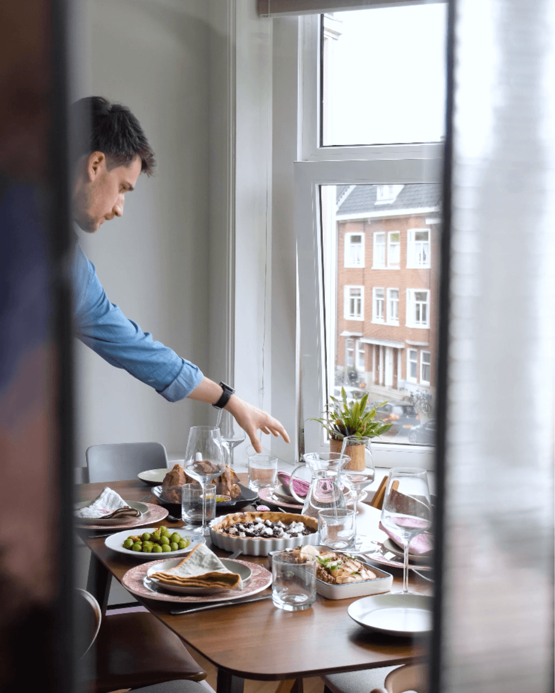 Host a great dinner. Earn while you do it.