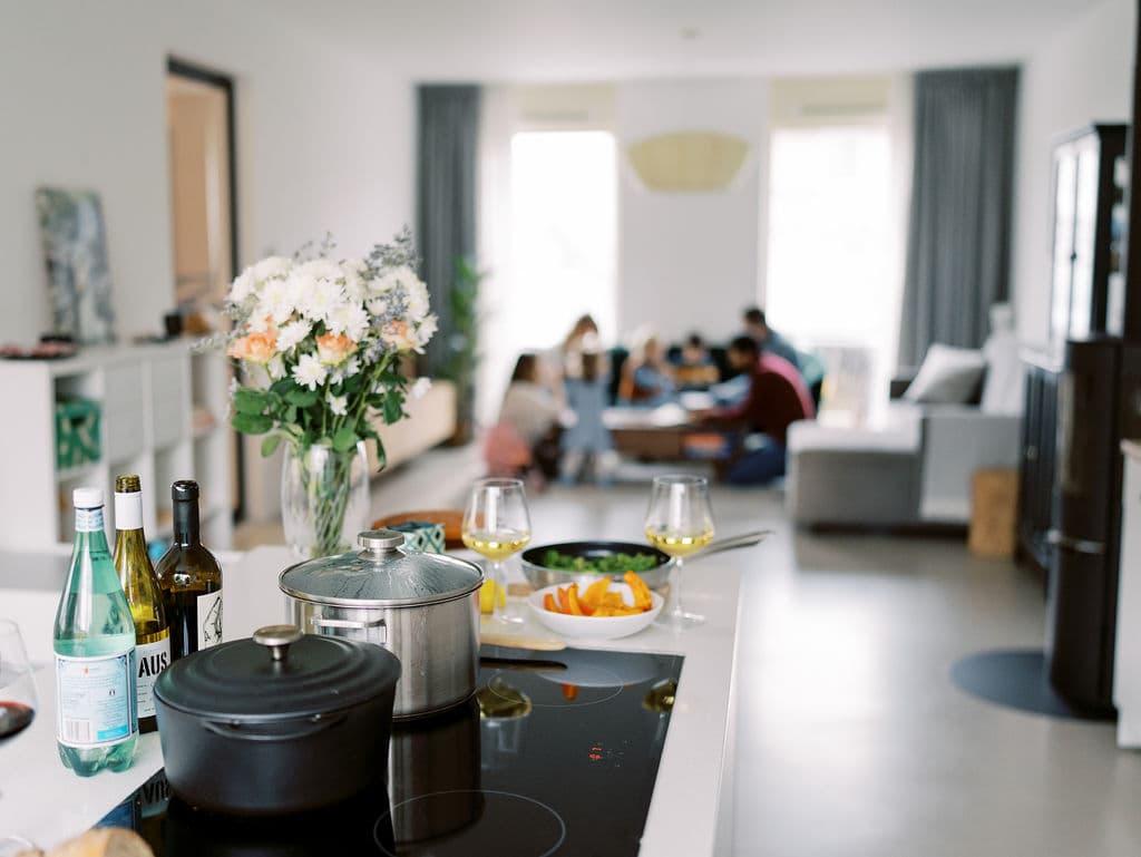 Families sharing a dinner together — photo 3